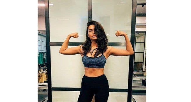 Total Dhamaal actress Esha Gupta's fitness routine will motivate you to