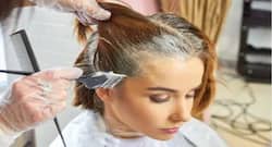 हेयर डाई के निशान को स्किन से हटाने के लिए अपनाएं ये आसान नेचुरल तरीके