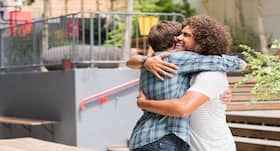 Know the health benefits of hugging Know the health benefits of hugging