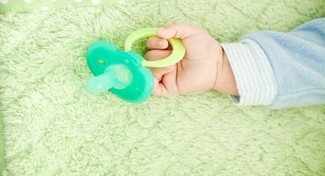 Follow These Tips To Wean Your Toddler Off The Pacifier | TheHealthSite.com