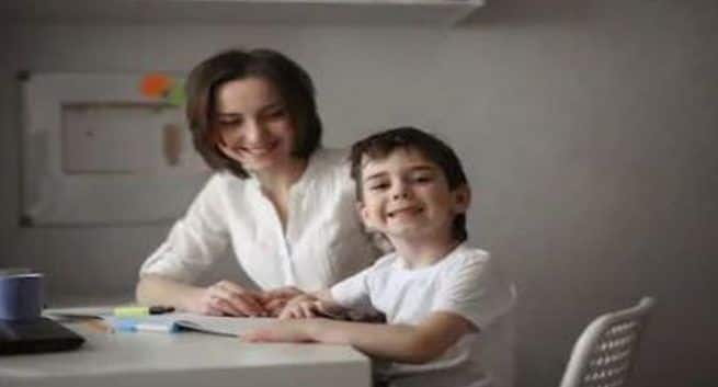 Autism-kid-with-mother