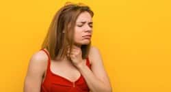 मास्क पहनने से बढ़ रही है गले में इंफेक्शन और खराश की समस्या, कारण कर देगा हैरान