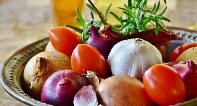How to clean fruits and vegetables with baking soda