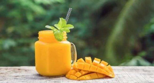 summer healthy recipe mango smoothie
