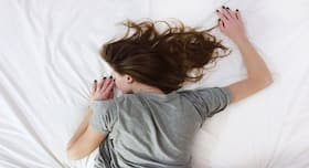 5 night-time habits that can damage your skin 5 night-time habits that can damage your skin