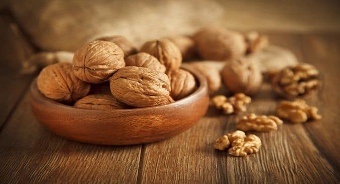 Eating a handful of walnuts everyday can reduce heart disease risk: Study