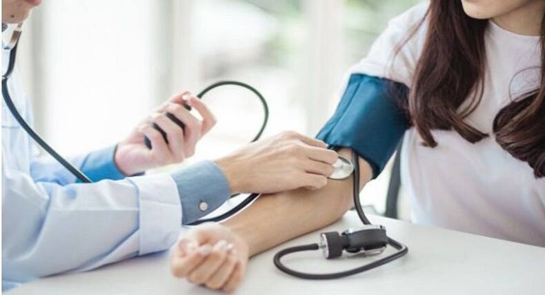 ताली बजाने से सेहत को होते हैं ये 5 फायदे, जब भी मिले मौका जरूर बजाएं