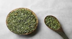 मेनोपॉज में बहुत फायदेमंद है कसूरी मेथी, जानें इसके और भी लाभ