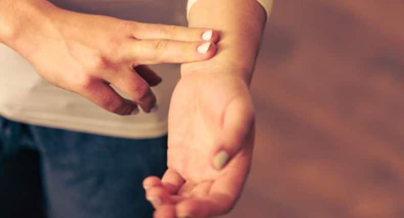 Watch out for these signs of a cardiac arrest