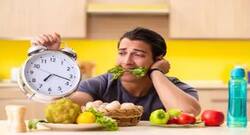 बनाने और खाने का नहीं है समय, तो एक्‍सपर्ट से जानें डायट का टाइम मैनेजमेंट