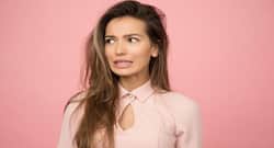 इन 6 विटामिनों की कमी से झड़ने लगते हैं बाल