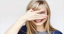 एक आंख कमजोर और दूसरी सामान्य होने के पीछे क्या कारण है ?