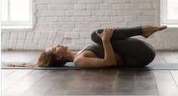 Yoga Day 2019ः बवासीर की समस्या जब सताए जरूर करें पवनमुक्तासन, जानें इसे करने का तरीका