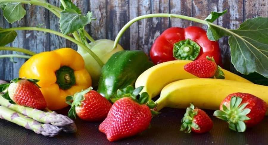 Colored fruits and vegetables: प्‍लेट में जितने ज्‍यादा रंग, उतनी अच्‍छी सेहत