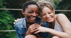 Health benefits of friendship : अवसाद और तनाव से दूर रखते हैं दोस्‍त, जानें दोस्‍ती के फायदे