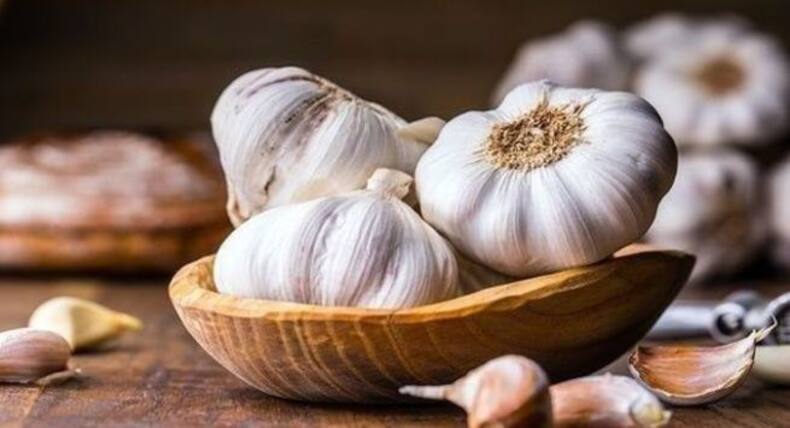 Weight loss Diet : रसोई में मौजूद ये 9 फूड्स वजन कम करने के आते हैं काम