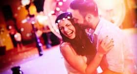 Laughter benefits: हंसते रहिए, पास भी नहीं फटकेंगी बीमारियां