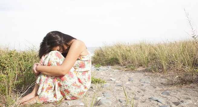 Battling Summer Blues? Here's How You Can Cope With Summer Depression - Vimarsana News
