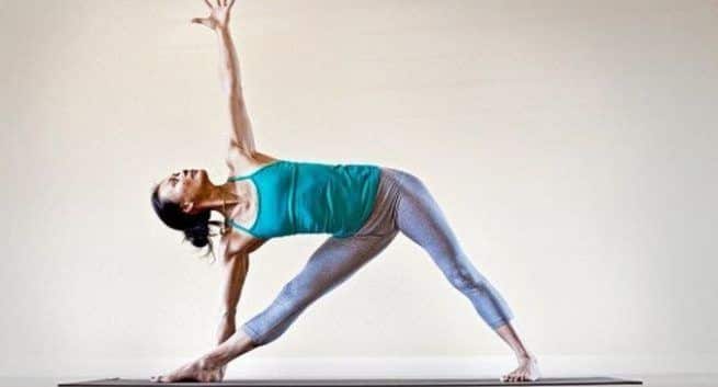 waist fat reducing Trikonasana in hindi