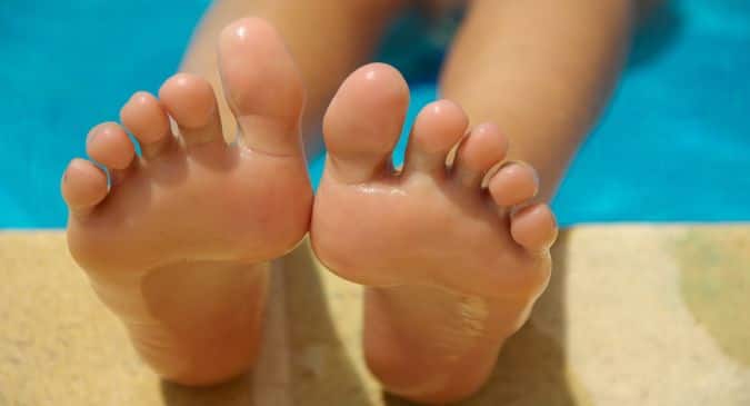 7 Causes Of Burning Sensation In The Feet That You Should Know |  