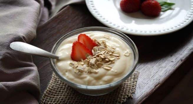Heart Health and Breakfast oats and apple are good breakfast for Heart Health in Hindi