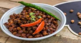 हेल्‍दी स्‍नैक्‍स है काले चने की चाट, इस रेसिपी से करें तैयार