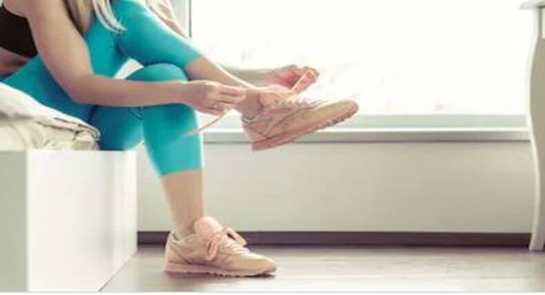 Morning Exercise : हेल्दी रहना तो जरूर करें ये 4 मॉर्निंग एक्सरसाइज