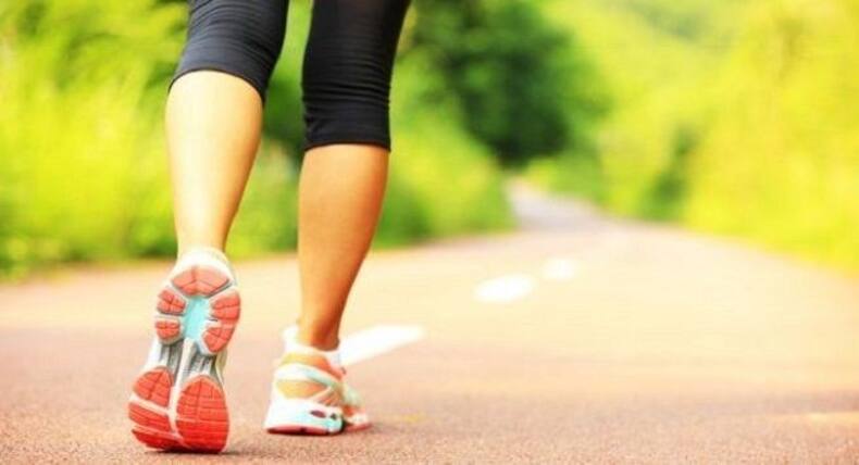 Morning Exercise : हेल्दी रहना तो जरूर करें ये 4 मॉर्निंग एक्सरसाइज