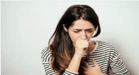 Dry cough: सूखी खांसी से घर में है कोई परेशान तो आज़माएं ये टिप्स