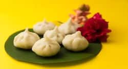 इस आसान रेसिपी से बनाएं गणेशोत्सेव स्पेशल मोदक