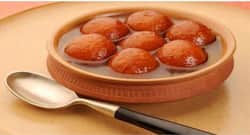 Healthy Recipe : ब्रेड से बने गुलाब जामुन खाएंगे तो खाते रह जाएंगे, जानें इसकी रेसिपी