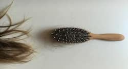 Causes of Hair Fall : ये हैं आपके द्वारा की जानें वाली गलतियां, जिनसे टूटते-झड़ते हैं बाल