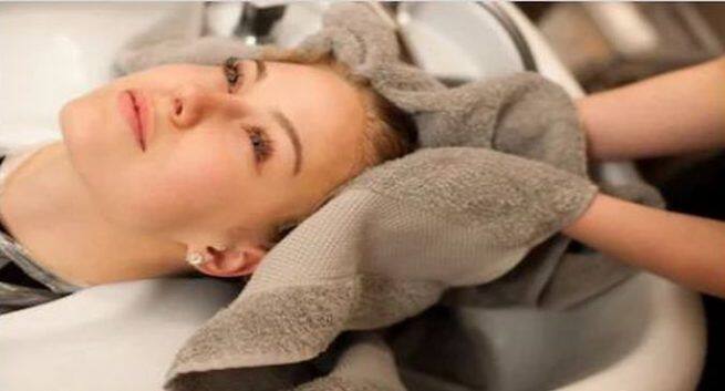 Home remedies for hair fall: बाल झड़ना रोकने का घरेलू नुस्‍खा हेयर स्‍टीमिंग, जानिए how to do hair steaming, hair fall causes, हेयर फॉल रोकने के टिप्‍स, तरीके. 