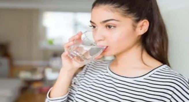 Headache causes, Type of headache, cure from headache, Home remedies for headache, dehydration hazards, सिर दर्द के कारण, सिर दर्द का उपचार.