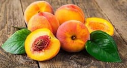 6 important reasons to eat peaches