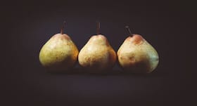 Fruits for Heart Health : नाशपाती खाएं दिल रहेगा सेहतमंद, जानें हेल्दी हार्ट के लिए कौन से फल खाना है सही