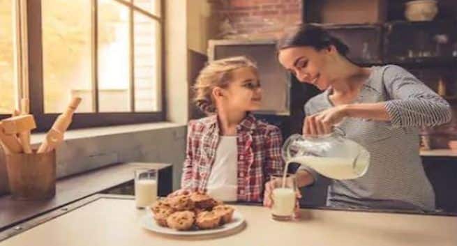 World Arthritis Day, home remedies for arthritis, Bone and joint health, tips to avoid arthritis, healthy food for bone and joint health.