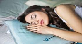 Covid-19 and Sleep : कोविड-19 से बढ़ते तनाव के कारण नहीं आती नींद? सुकून से सोने के लिए करें ये योगासन