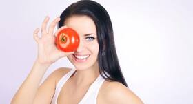 Dark Circles:  डार्क सर्कल्स को नैचुरली करें कम, ट्राई करें ये नैचुरल चीज़ों