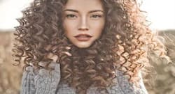 सर्दियों में सबसे ज्यादा झड़ते हैं बाल, इस तरह करें हेयरफॉल से बचाव