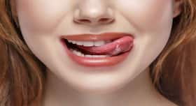 Oral Health Mistakes: जीभ साफ करने में ना करें आलस, हो सकती हैं मसूड़ों की बीमारियां