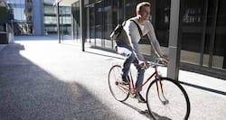 Want to arrive to work happy? Take your cycle instead of the car!