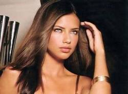 Boxing helps keep Adriana Lima fit
