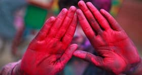 Say no to toxic colours: Go natural this Holi