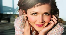 Maggie Gyllenhaal loves organic food! Maggie Gyllenhaal loves organic food!