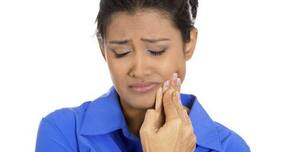 Toothache Reasons: हार्ट अटैक का संकेत हो सकता है दांत का दर्द, जानें और कौन-सी बीमारियों के चलते होती है दांतों में तकलीफ
