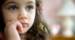 वर्किंग पेरेंट्स के बच्चे जल्दी होते हैं ऑटिज्म के शिकार, इस तरह दिखते हैं इस बीमारी के शुरुआती लक्षण