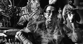 Why has Bal Thackeray been hospitalised?