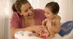 Bathing your newborn -- 7 tips to do it right