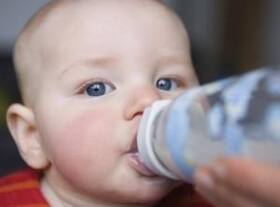 Bottle feeding may increase stomach obstruction in infants Bottle feeding may increase stomach obstruction in infants